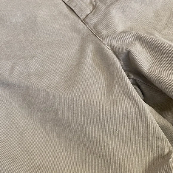 Classic Fit - EUC Vineyard Vines Khaki Pants (35x28) - Picture 3 of 5